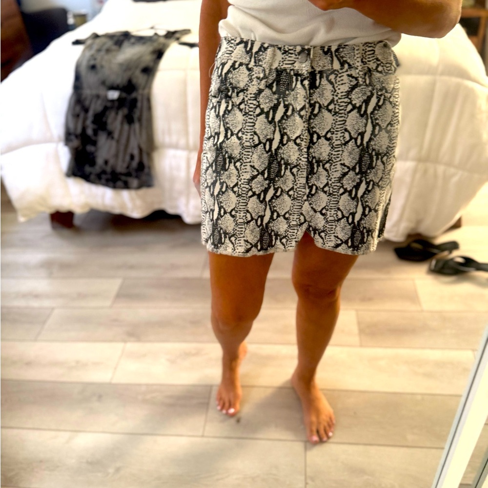 Frame Denim Black and White Snake Print Skirt